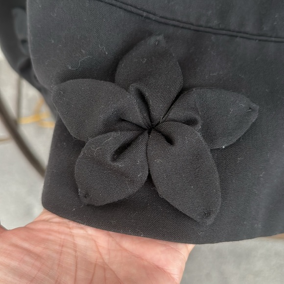 East 5th black A-shape skirt in mint condition. - Picture 4 of 8